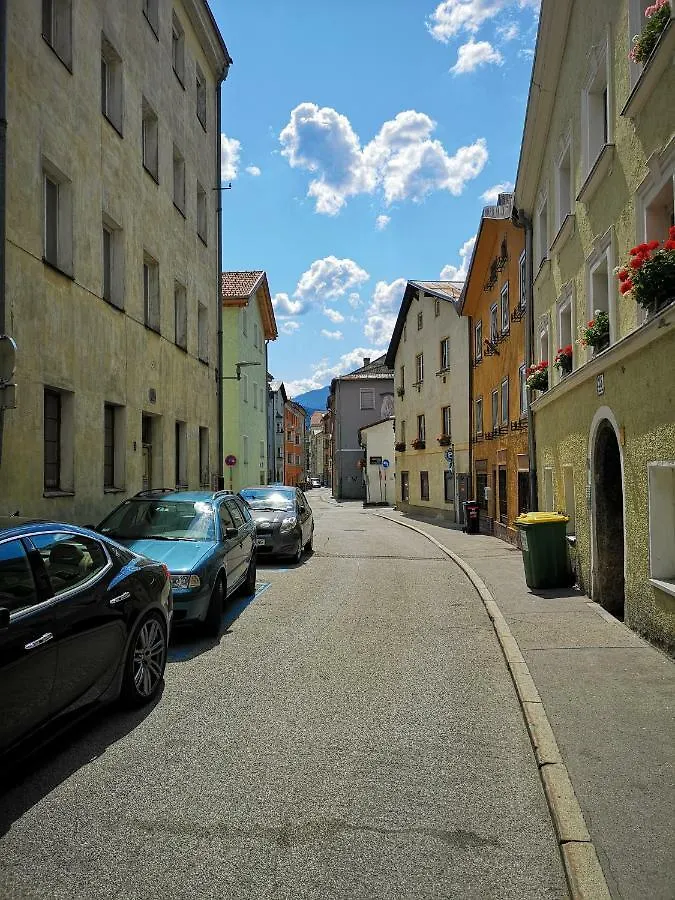 Deluxe Innsbruck Town Studio شقة